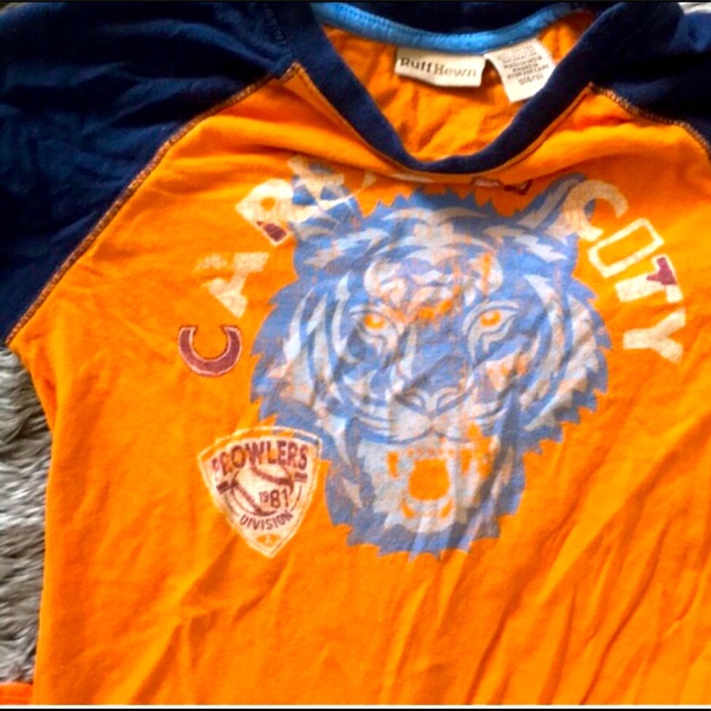 RuffHewn boy’s orange color short sleeve Tshirt size small 4/5